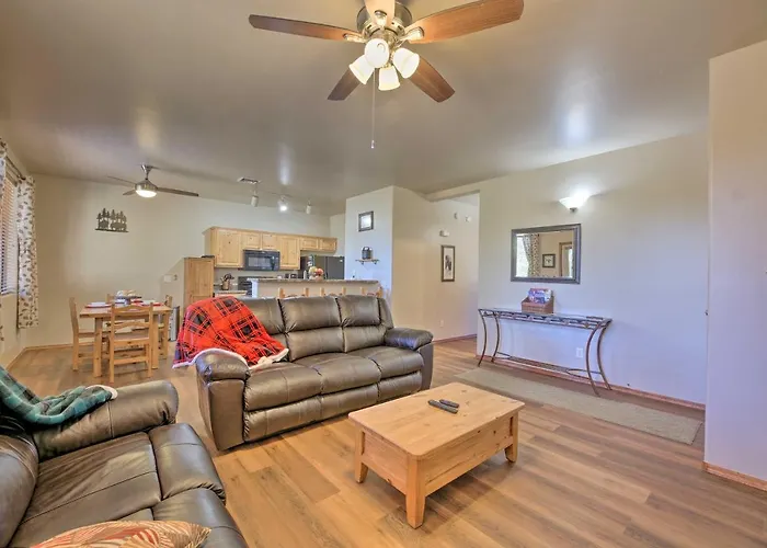 Near & Trails: Show W/ Grill! Holiday home