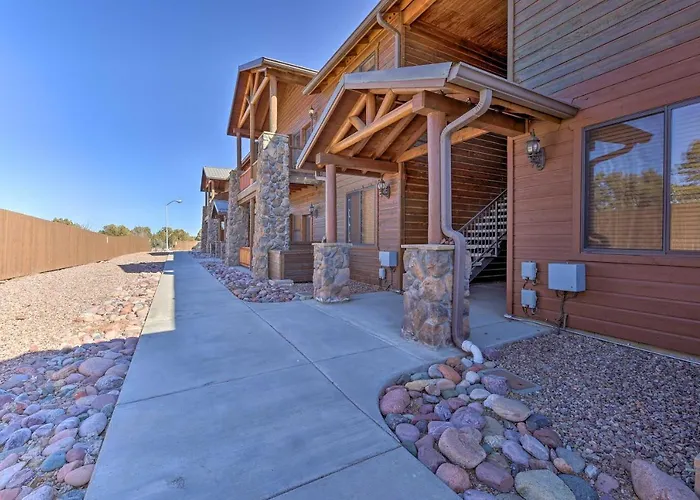Near & Trails: Show W/ Grill! Holiday home *