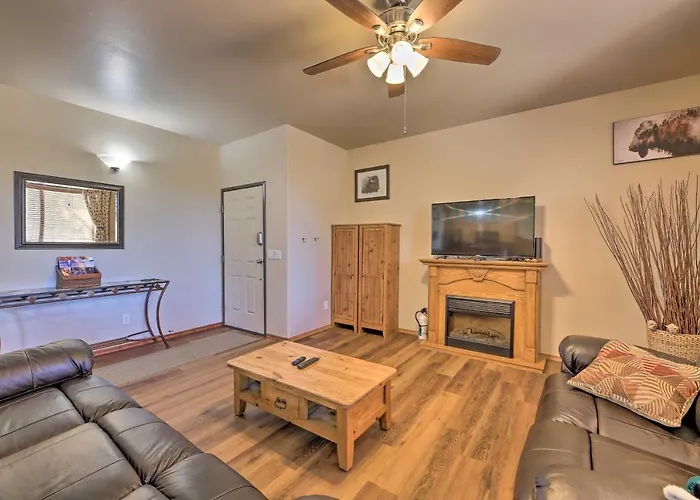 Near & Trails: Show W/ Grill! Holiday home *
